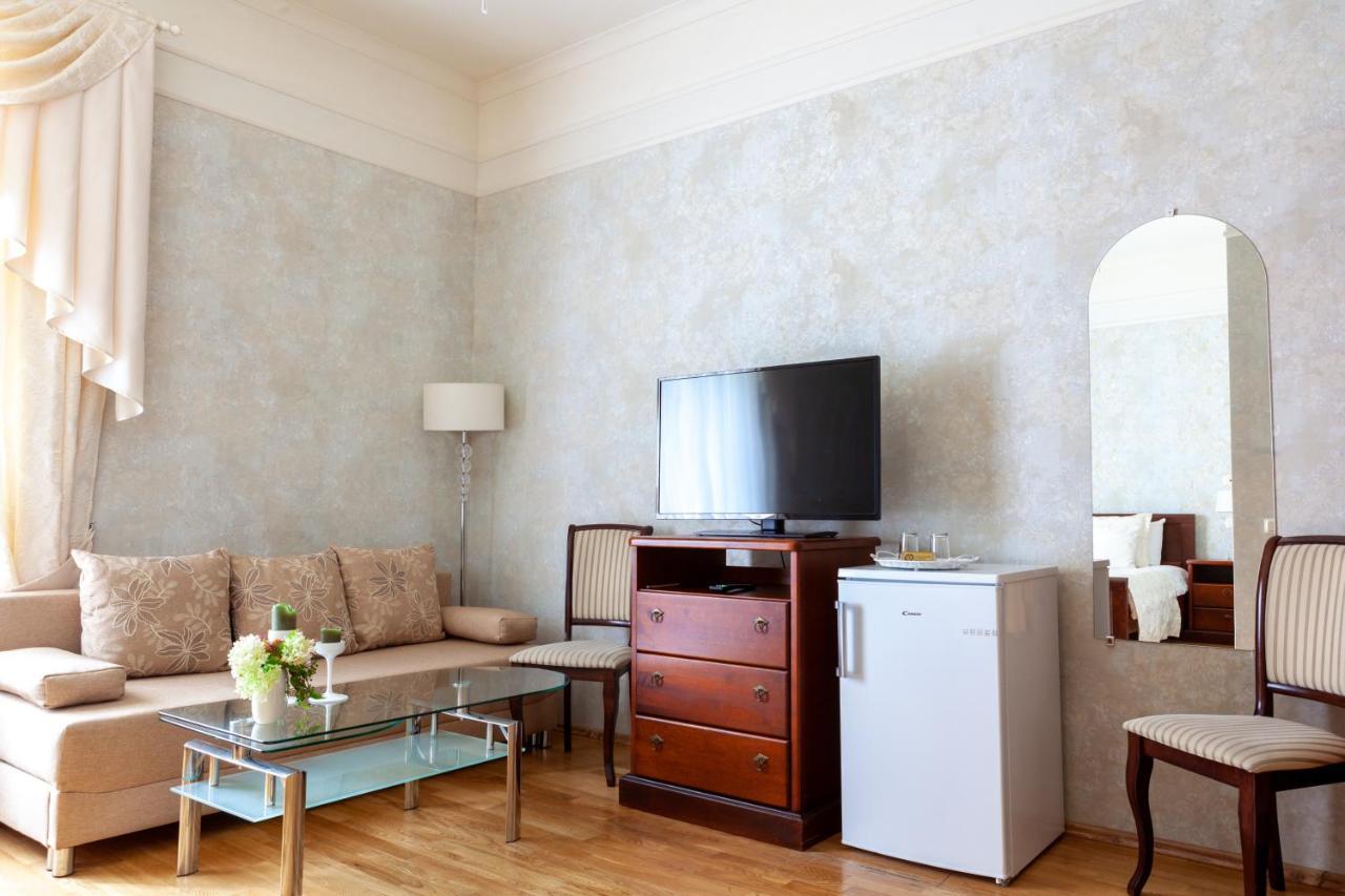 Sventes Muiza Hotel Ngoại thất bức ảnh