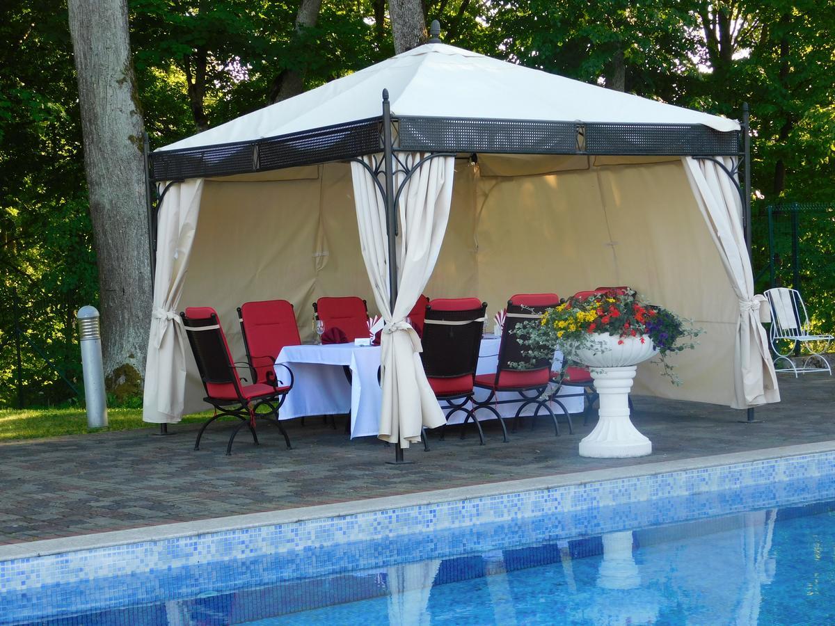 Sventes Muiza Hotel Ngoại thất bức ảnh