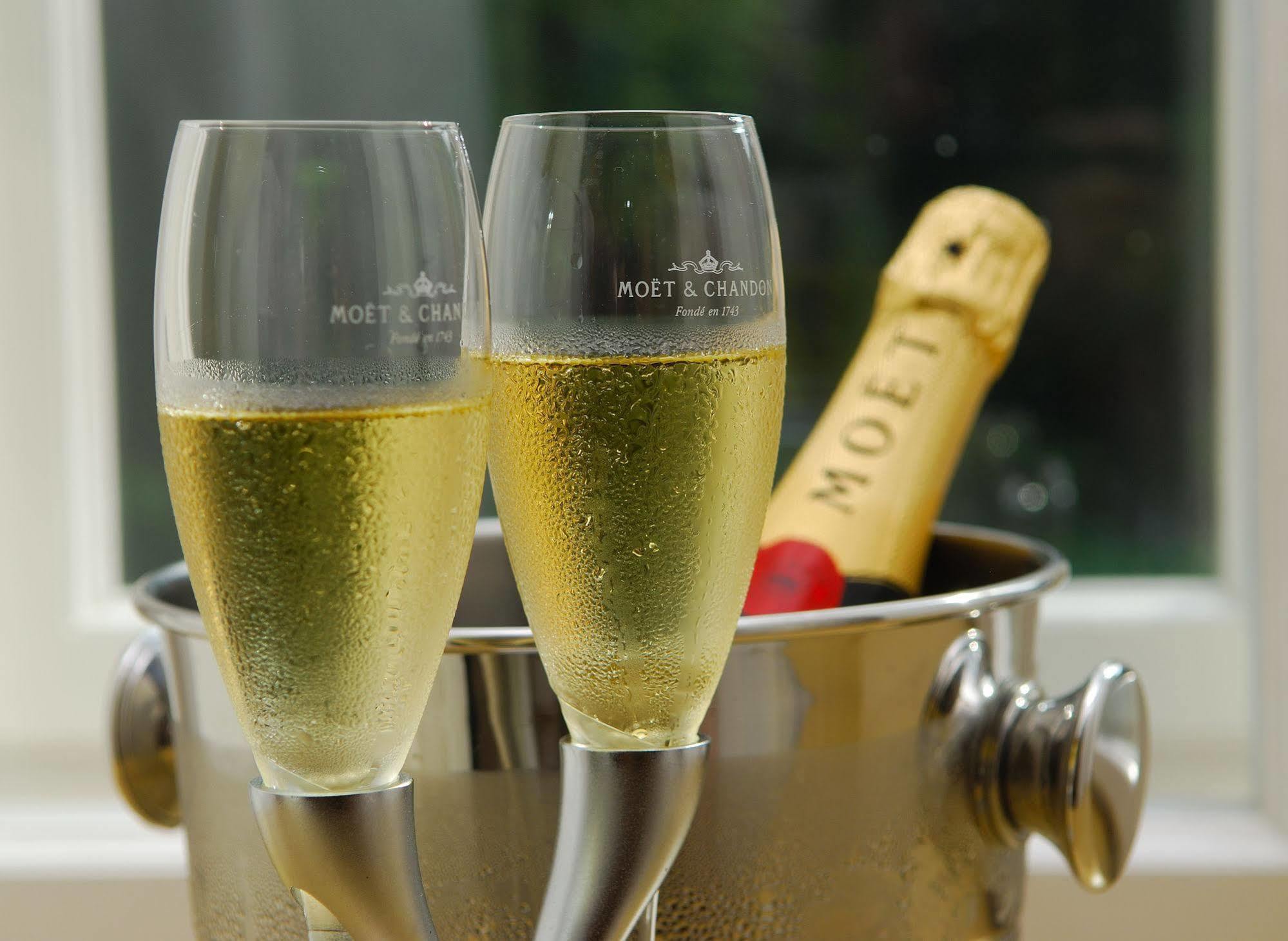 Sventes Muiza Hotel Ngoại thất bức ảnh